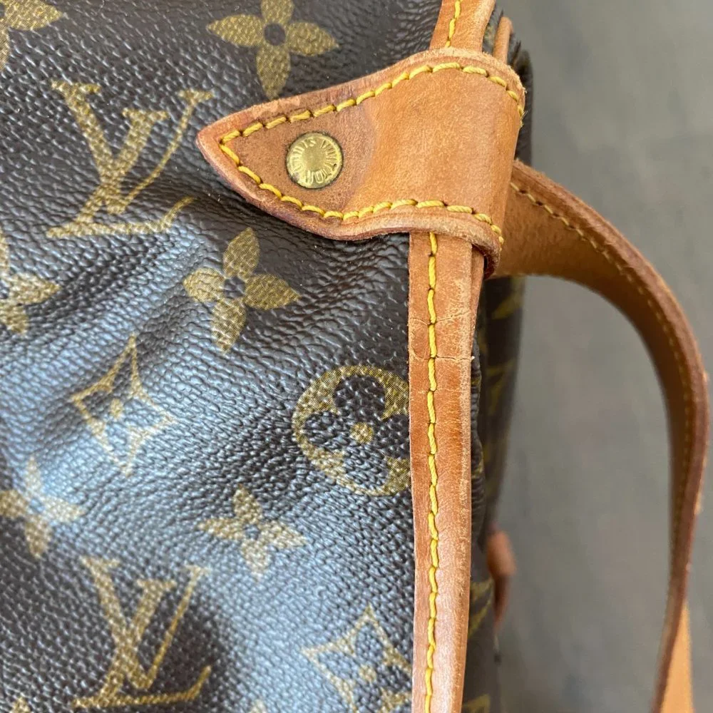 LOUIS VUITTON Saumur 35 Crossbody Messenger Handbag - Picture 10 of 15